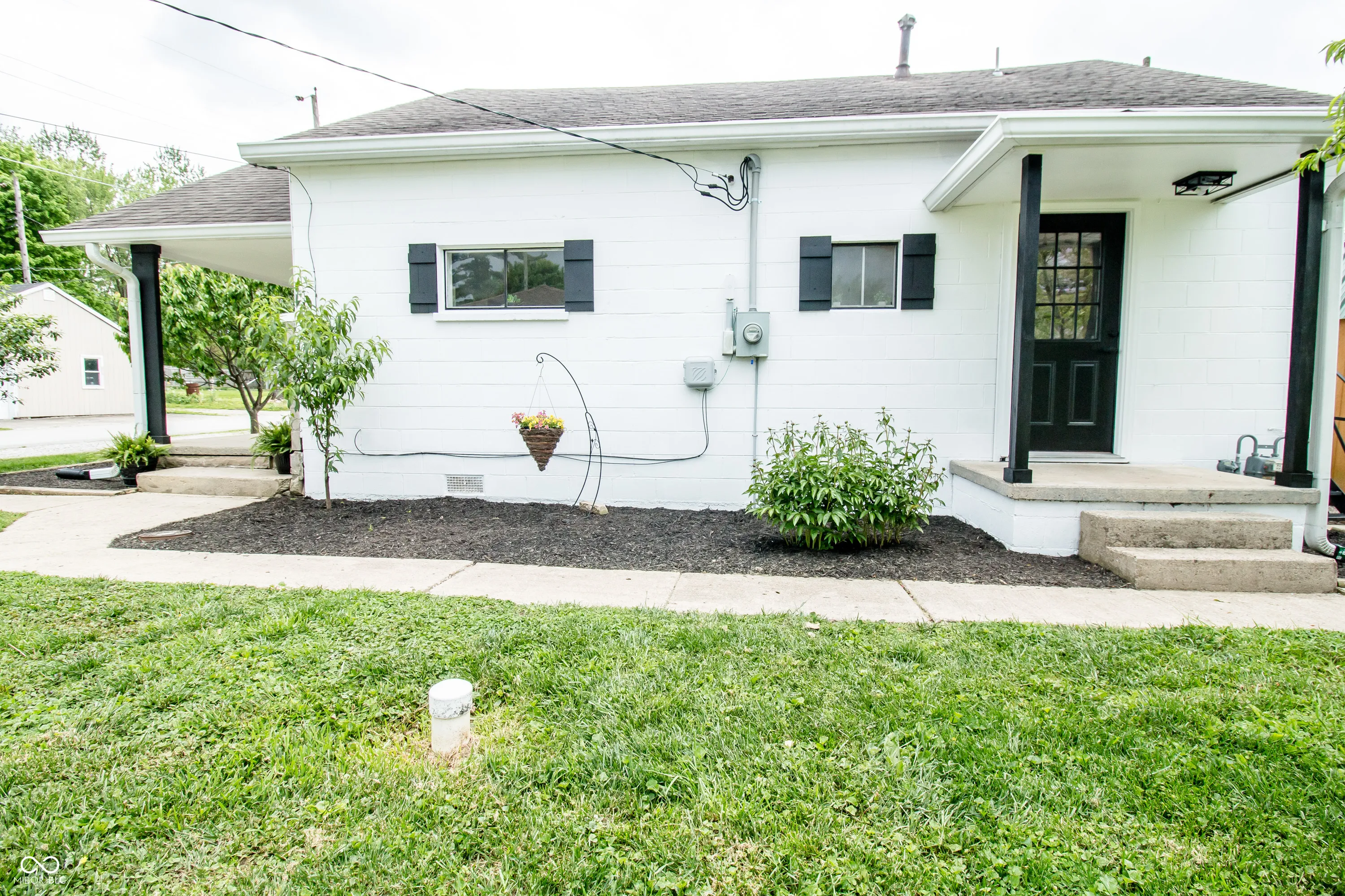 Hope, Indiana 47246, United States, 2 Bedrooms Bedrooms, ,1 BathroomBathrooms,Residential,Active,126607