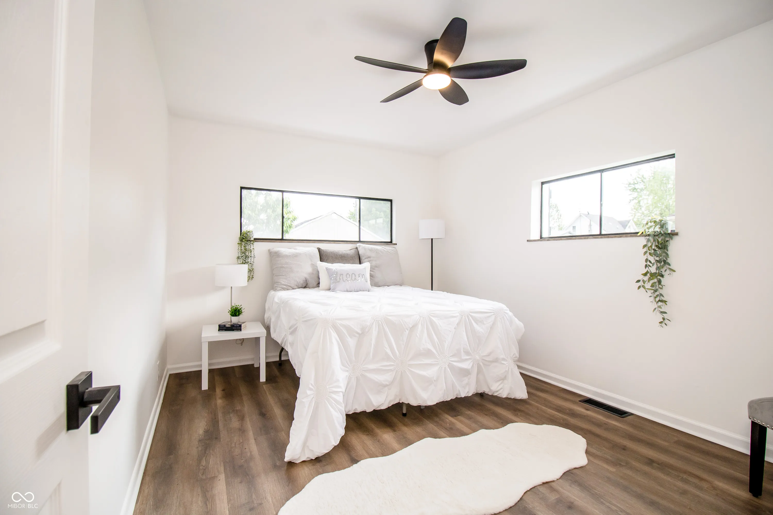 Hope, Indiana 47246, United States, 2 Bedrooms Bedrooms, ,1 BathroomBathrooms,Residential,Active,126607