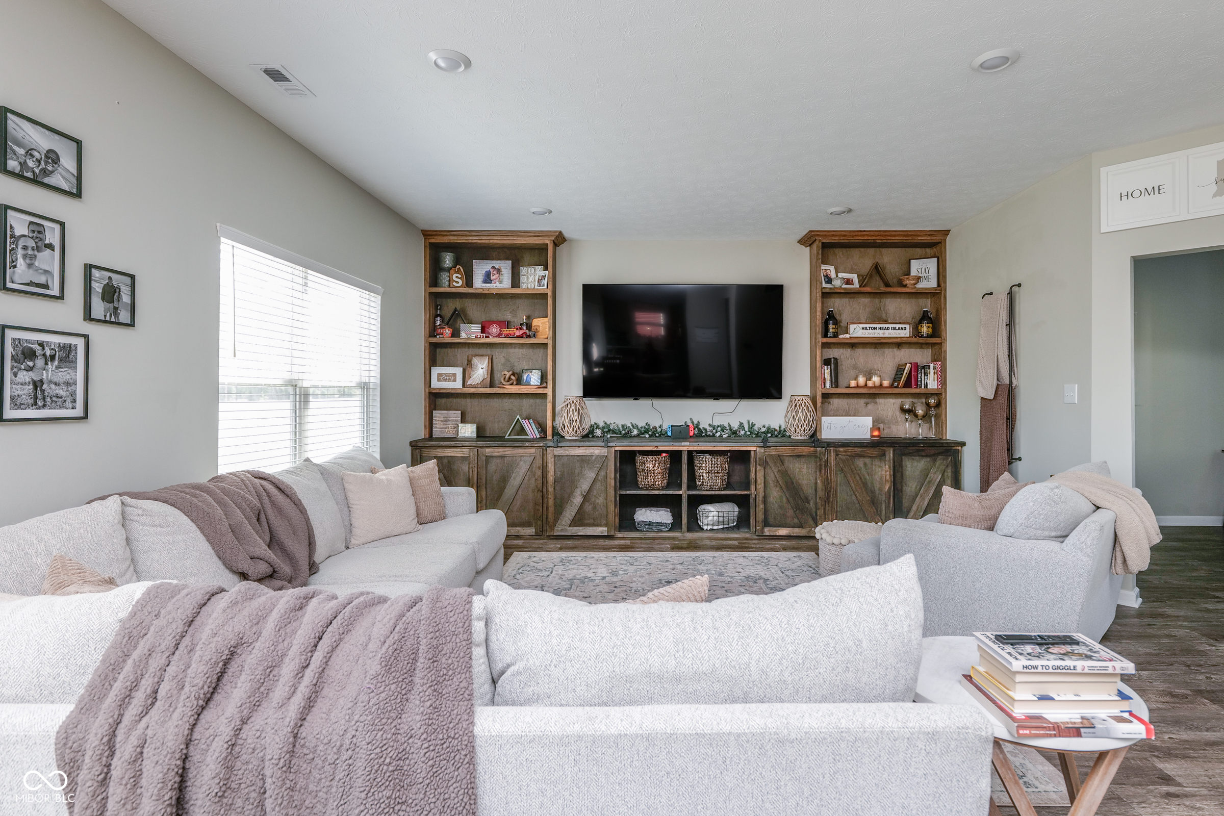 8186 Ambrosia Lane