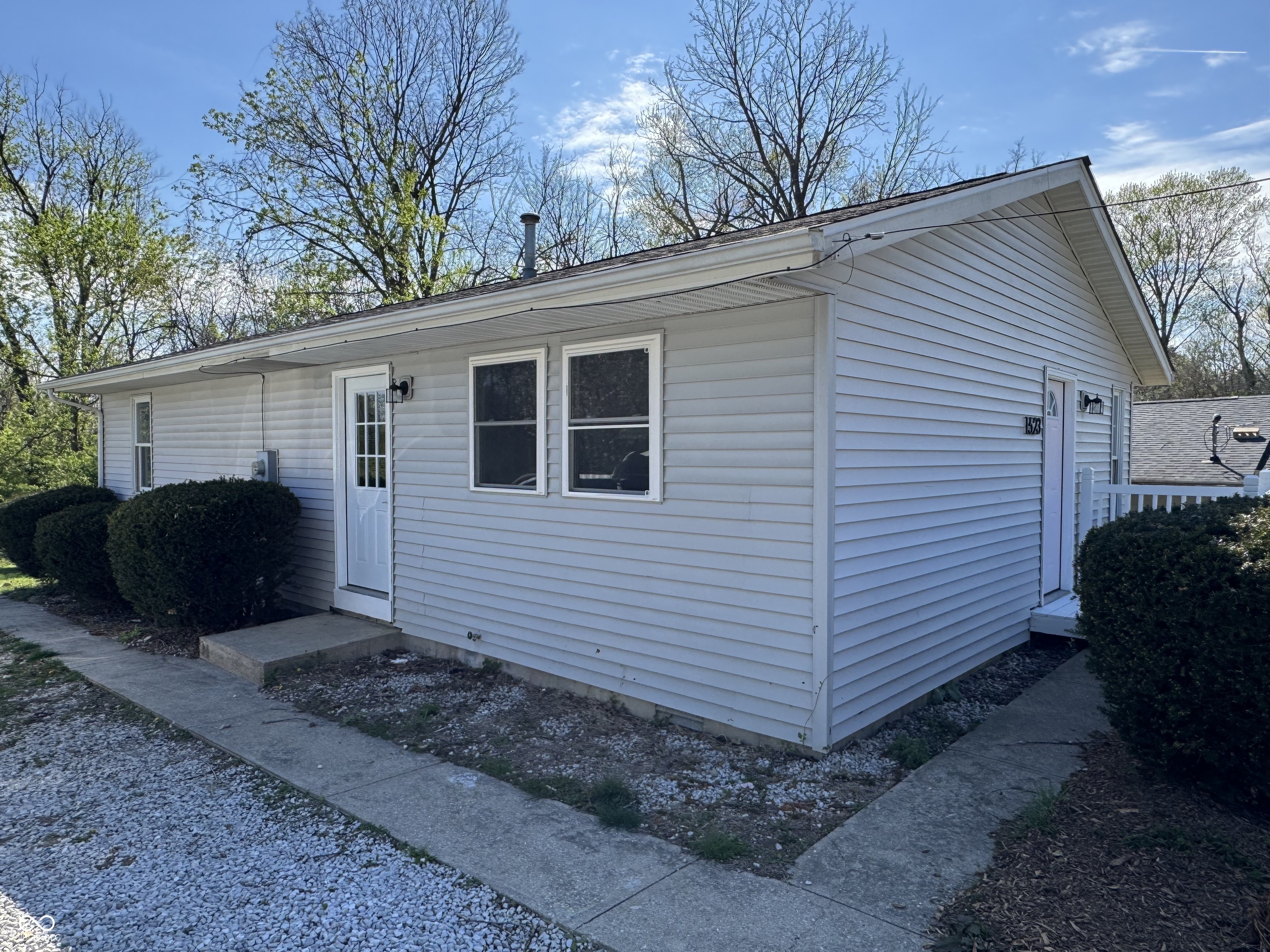1523 W 8th Street