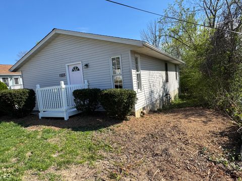 Photo of 1523 W 8th Street, Bloomington, IN 47404 (MLS # 22094058)