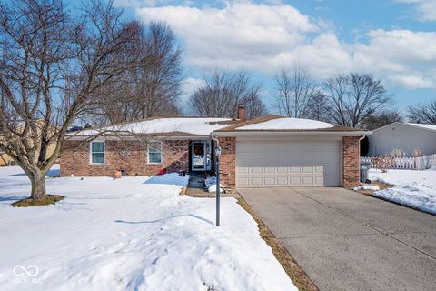Photo of 8313 Castle Ridge Lane, Indianapolis, IN 46256 (MLS # 22083382)