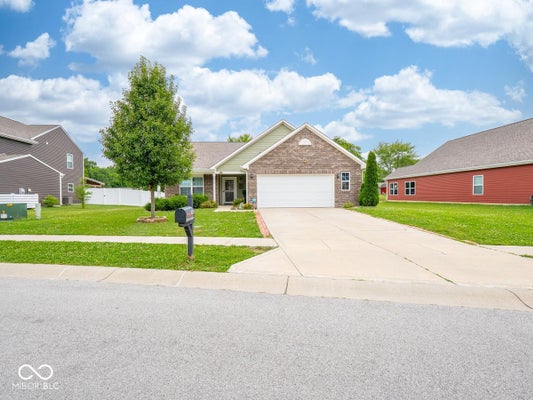 8218 DEVON AVE, INDIANAPOLIS, IN 46239 - Image 8513f29fc3fa1f7b5a50b5227b8e3a48/1761396286