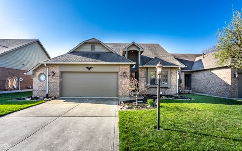 Photo of 639 Brook Drive, Greenwood, IN 46143 (MLS # 22090744)