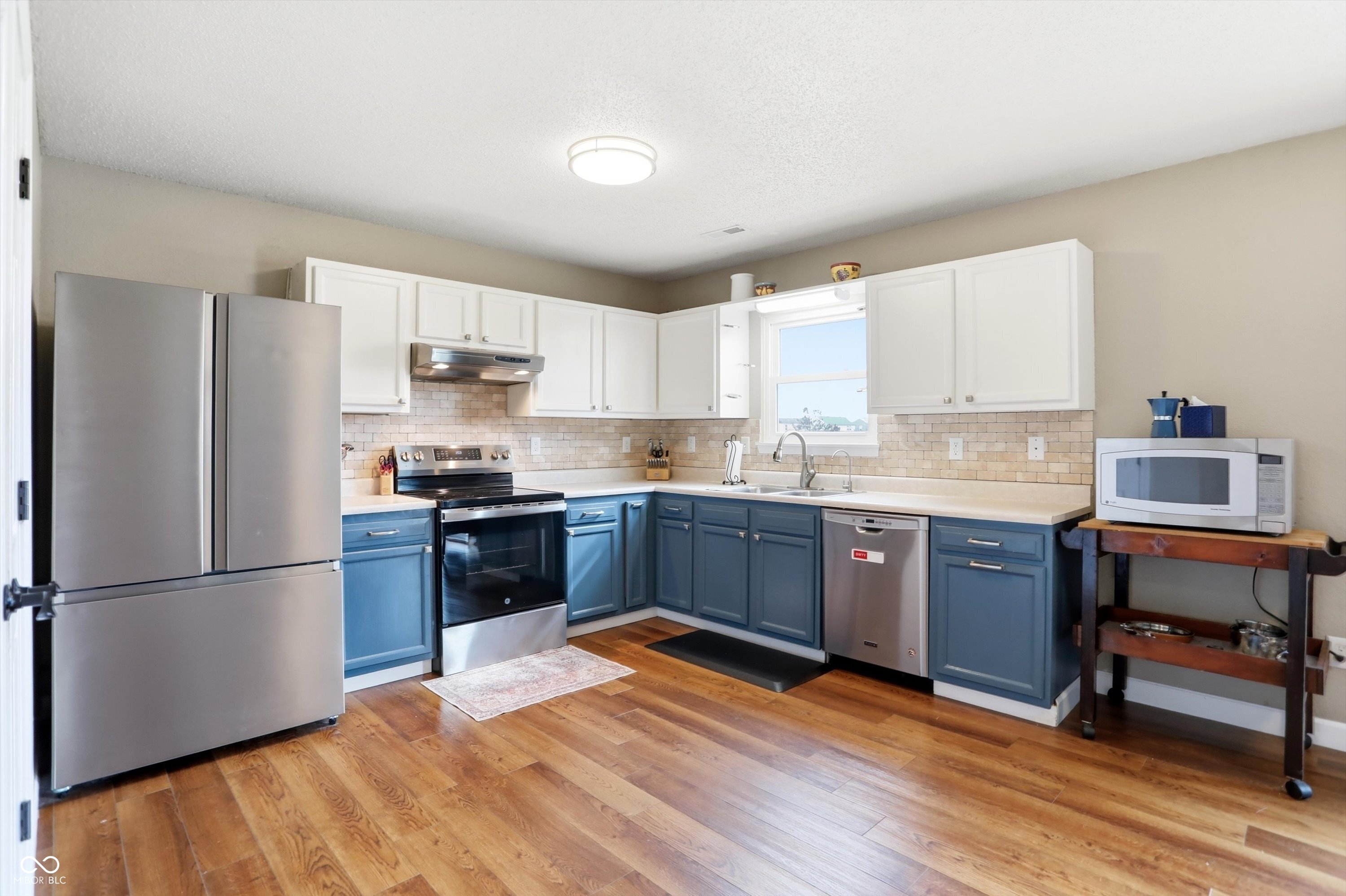 2295 Lakecrest Drive