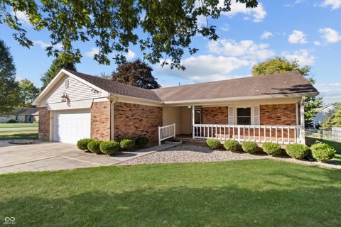 Photo of 1048 Waterford Drive, Greenwood, IN 46142 (MLS # 22067781)