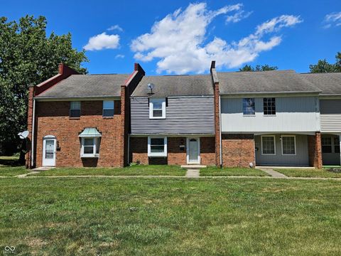 Photo of 6312 Commons Drive, Indianapolis, IN 46254 (MLS # 22102126)