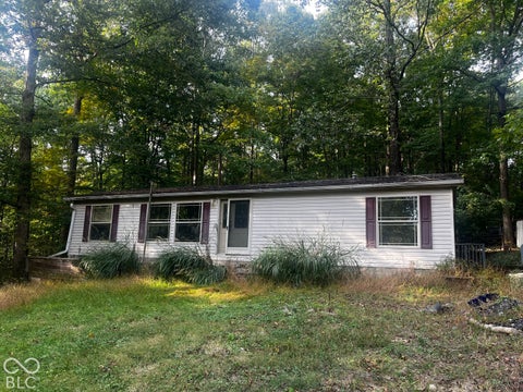 Photo of 9089 Gold Point Road, Trafalgar, IN 46181 (MLS # 22129417)
