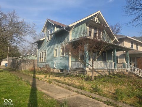 Photo of 2031 S 8th Street, Terre Haute, IN 47802 (MLS # 22092292)