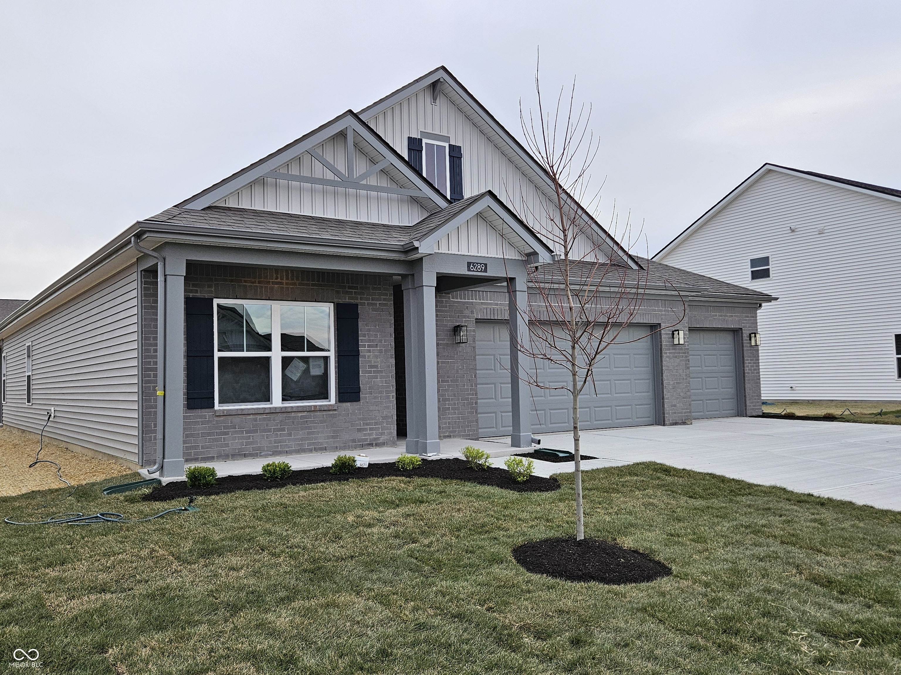 6289 Flag Stop Drive