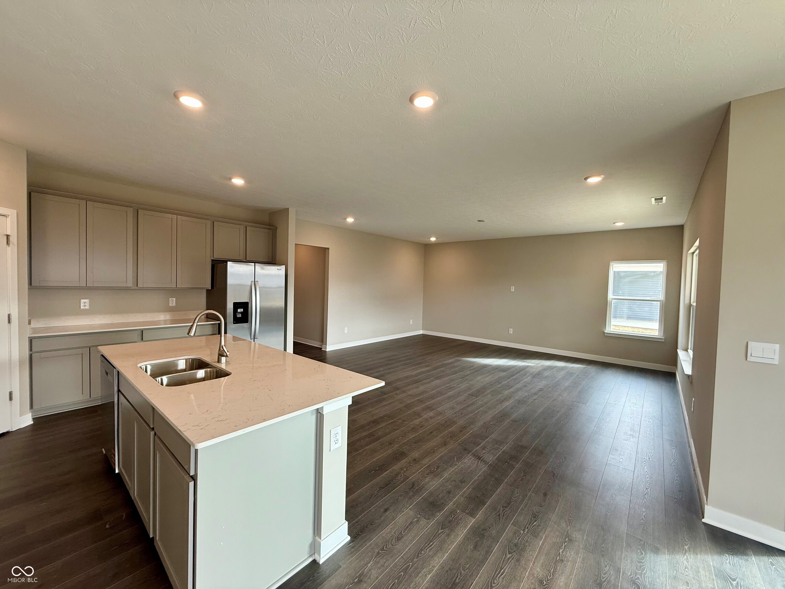 6289 Flag Stop Drive