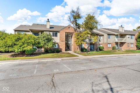 Photo of 4260 Village Pw E Circle #4, Indianapolis, IN 46254 (MLS # 22065899)