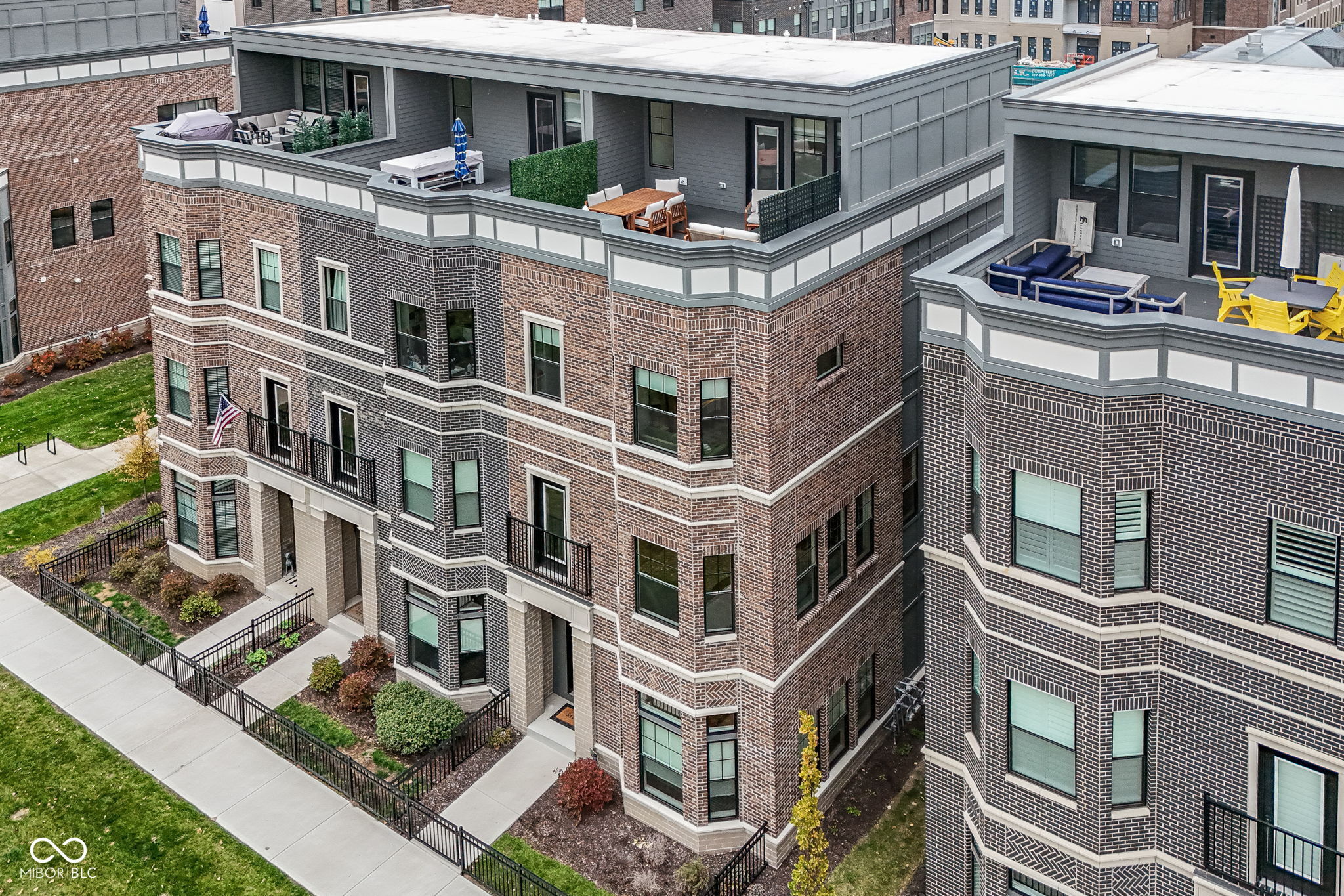 946 Berkhamsted Lane