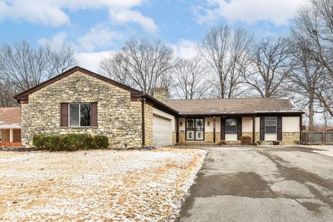 Photo of 8128 Forsythia Court, Indianapolis, IN 46219 (MLS # 22085403)