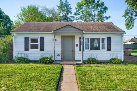 Photo of 3029 14th Street, Columbus, IN 47201 (MLS # 22122017)