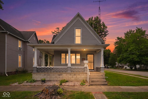 233 N WALNUT ST, CAMBRIDGE CITY, IN 47327 - Image 86882f4e26c99c925d3ec6bfc8b6a5f2/2453979638