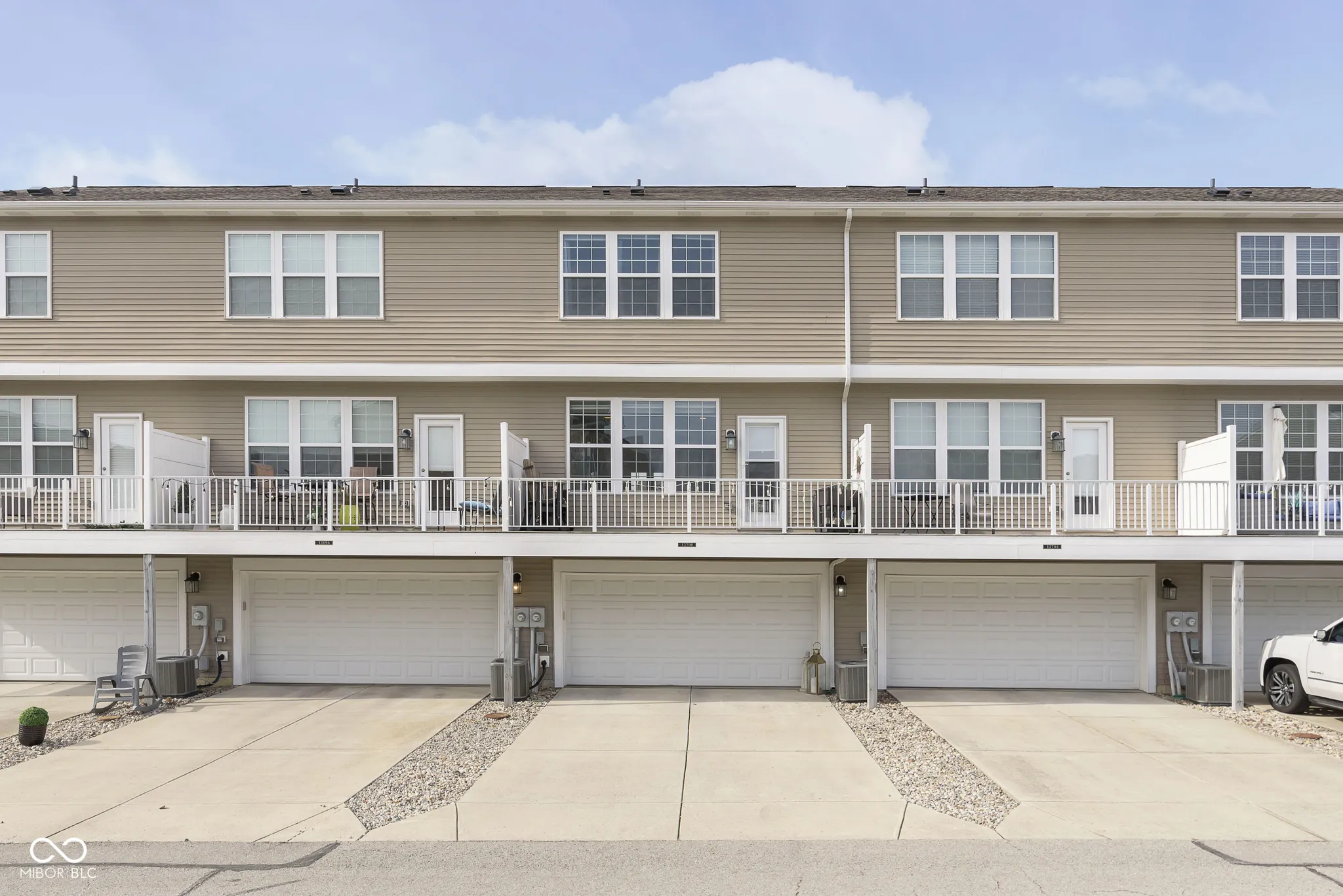 Fishers, Indiana 46037, United States, 3 Bedrooms Bedrooms, ,3 BathroomsBathrooms,Residential,Pending,9751