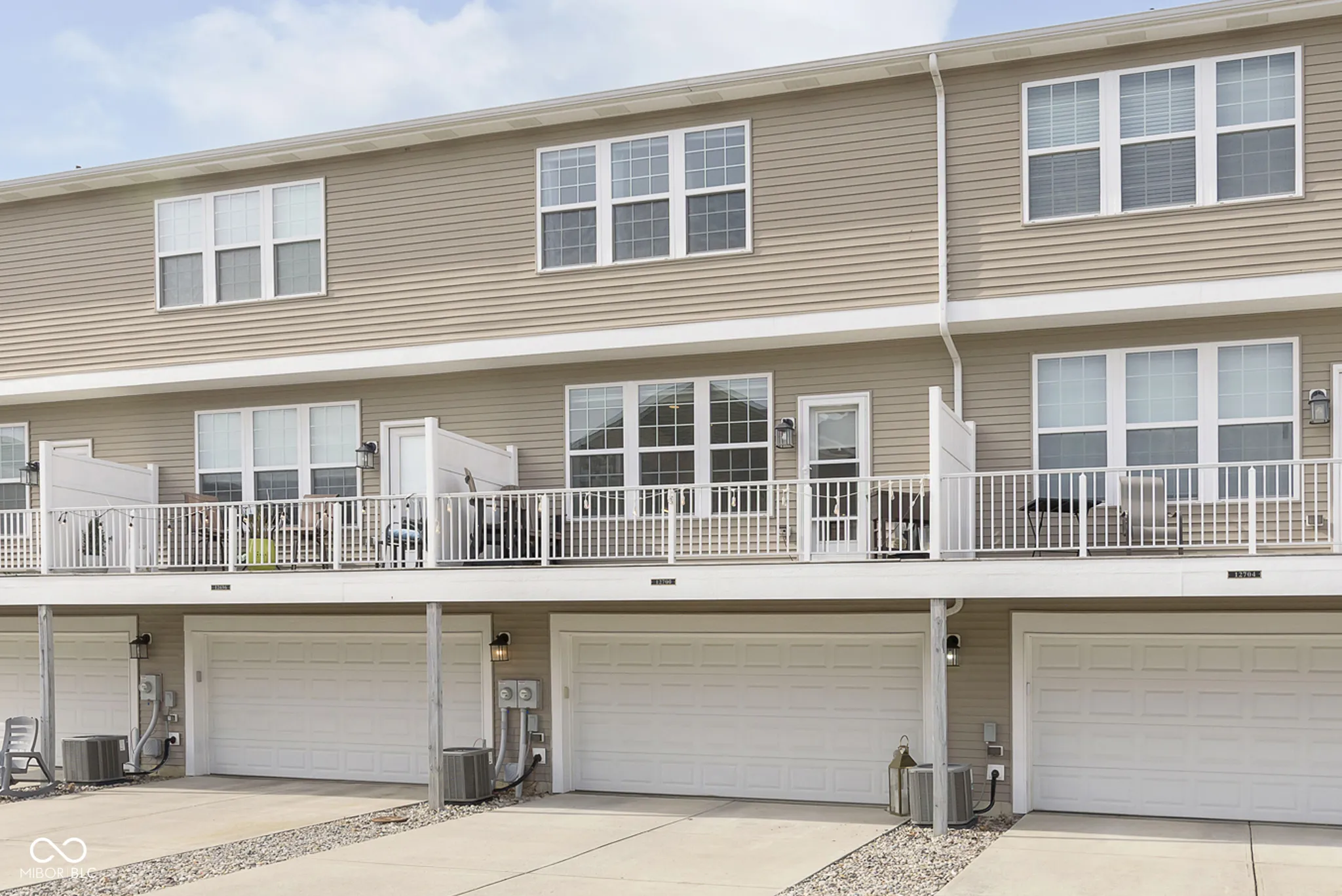 Fishers, Indiana 46037, United States, 3 Bedrooms Bedrooms, ,3 BathroomsBathrooms,Residential,Pending,9751