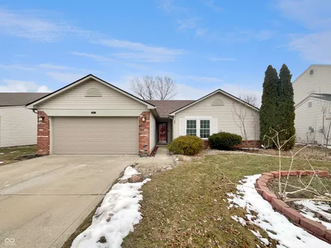 307 Beacon Point Lane, Fortville, IN 46040 - MLS#: 22027466