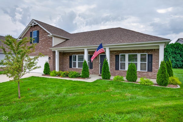 1961 CONIFER CT, COLUMBUS, IN 47201 - Image 87758c36cd6d6436062d3dadf2598701/3636601016