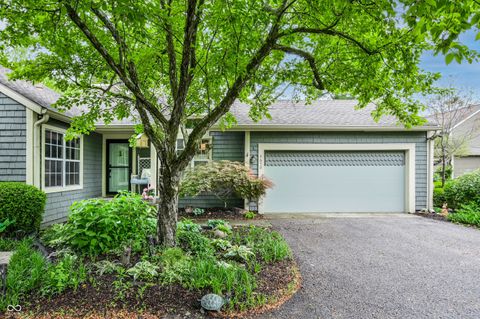 Photo of 4650 Stansbury Lane, Indianapolis, IN 46254 (MLS # 22098701)