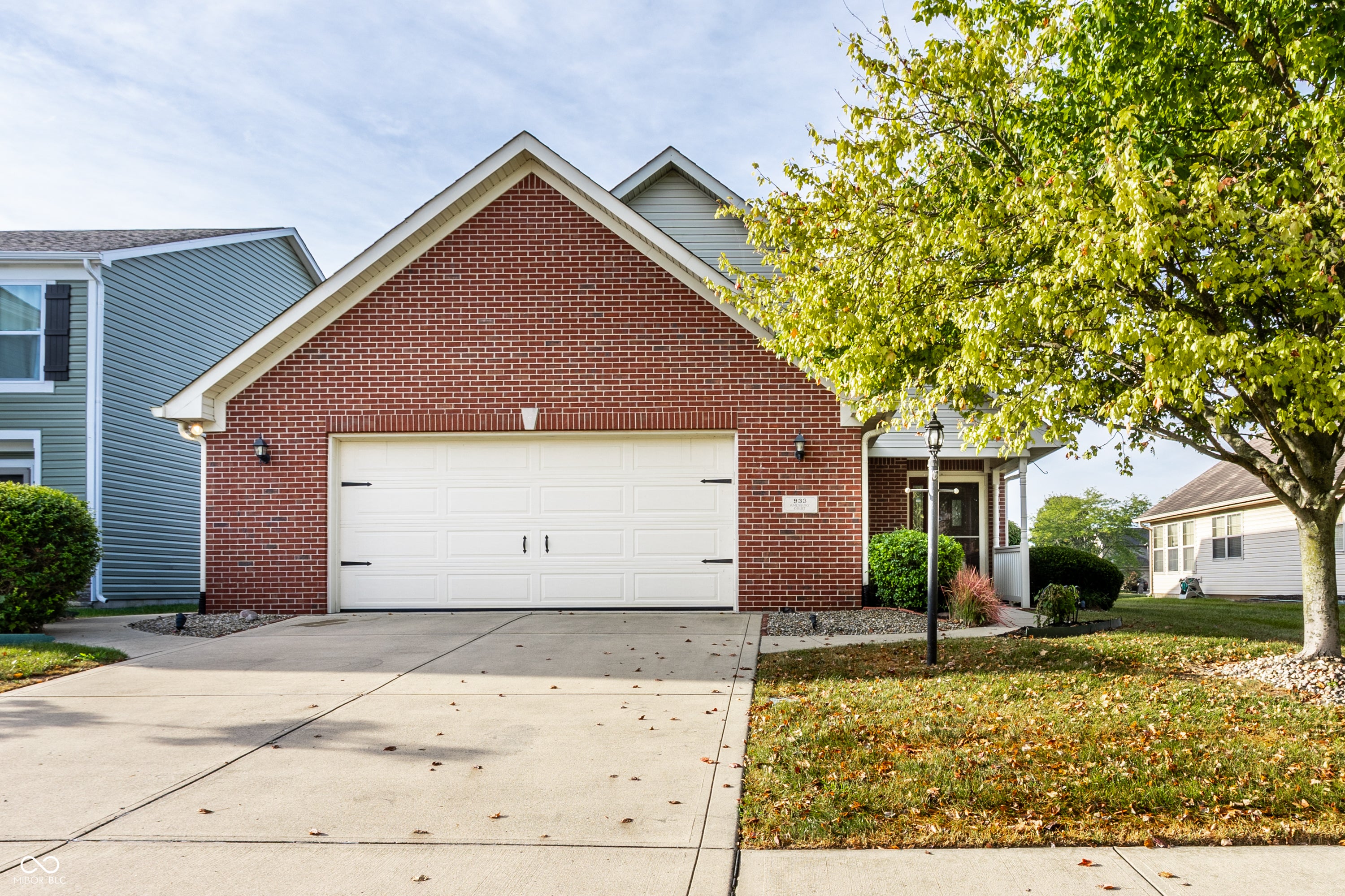 933 Amesbury Court