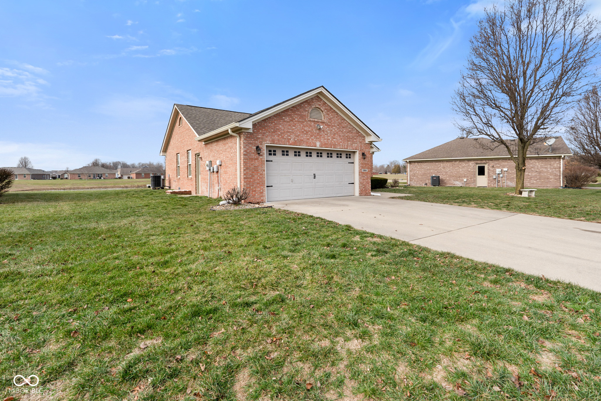5964 Woodland Parks Court