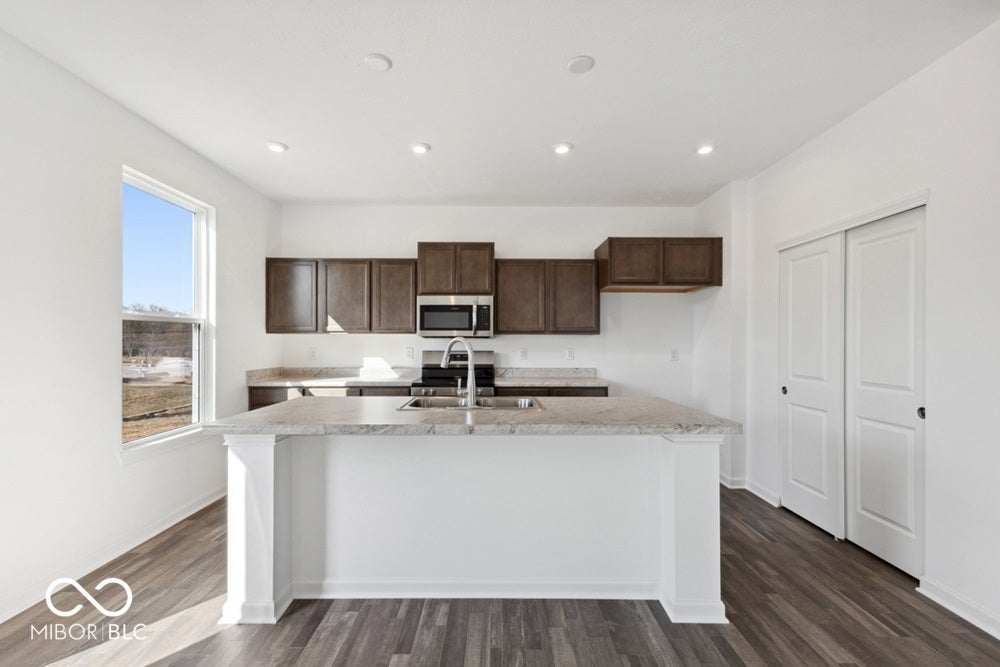 6594 Hemlock Lane