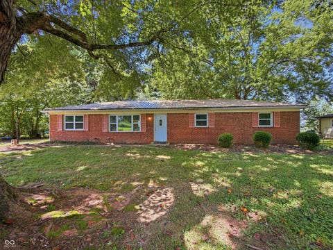 Photo of 3630 Meadows Drive, Martinsville, IN 46151 (MLS # 22118762)