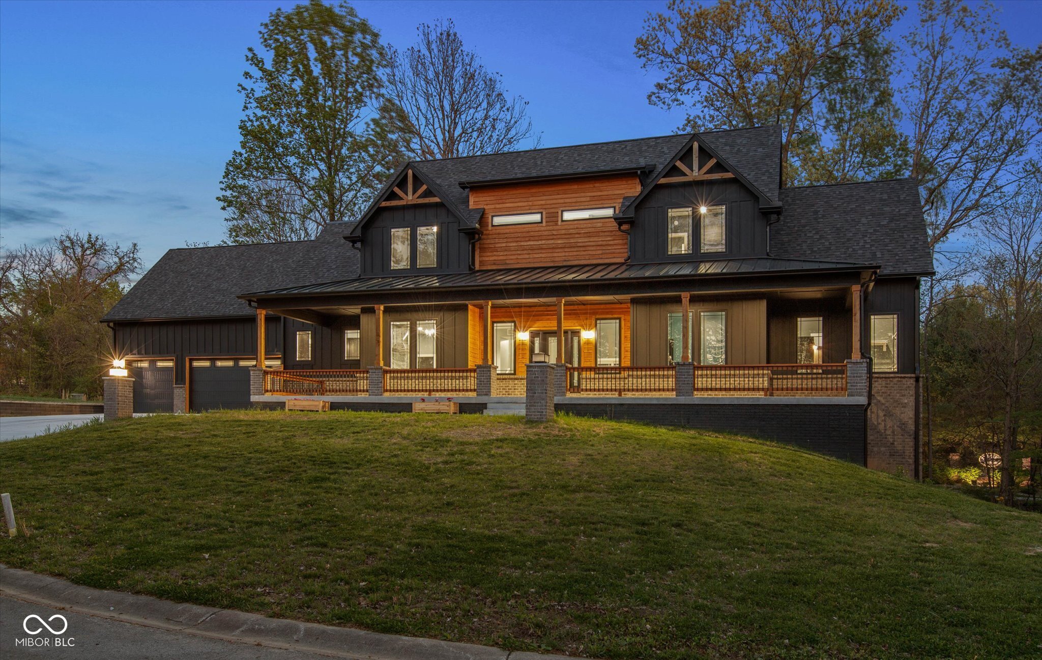 2101 N Wolf Cove
