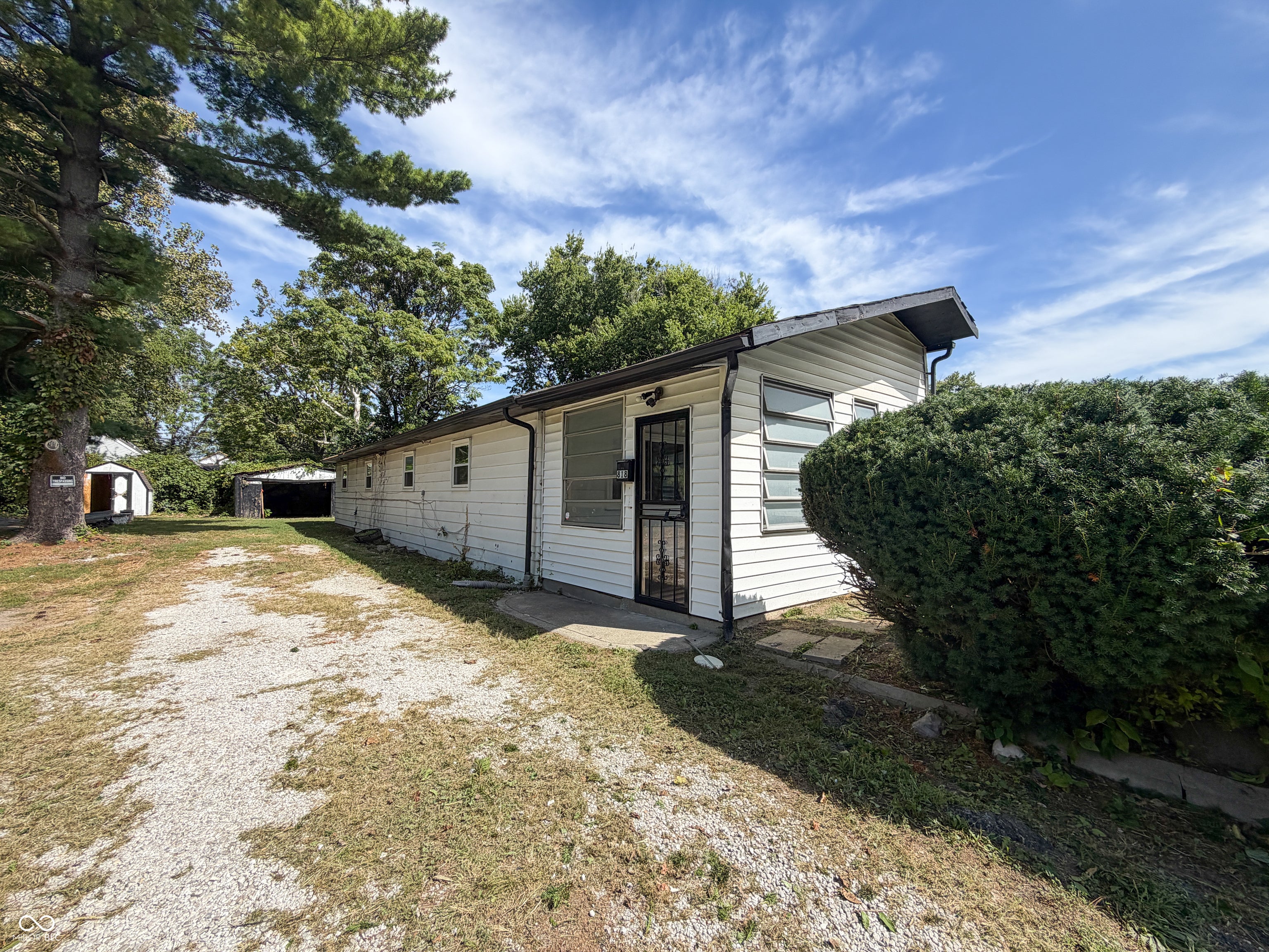 818 W 25th Street