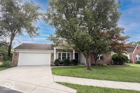 Photo of 11131 Settlers Court, Fishers, IN 46038 (MLS # 22121103)