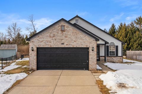 Photo of 8533 Country Meadows Drive, Indianapolis, IN 46234 (MLS # 22083940)
