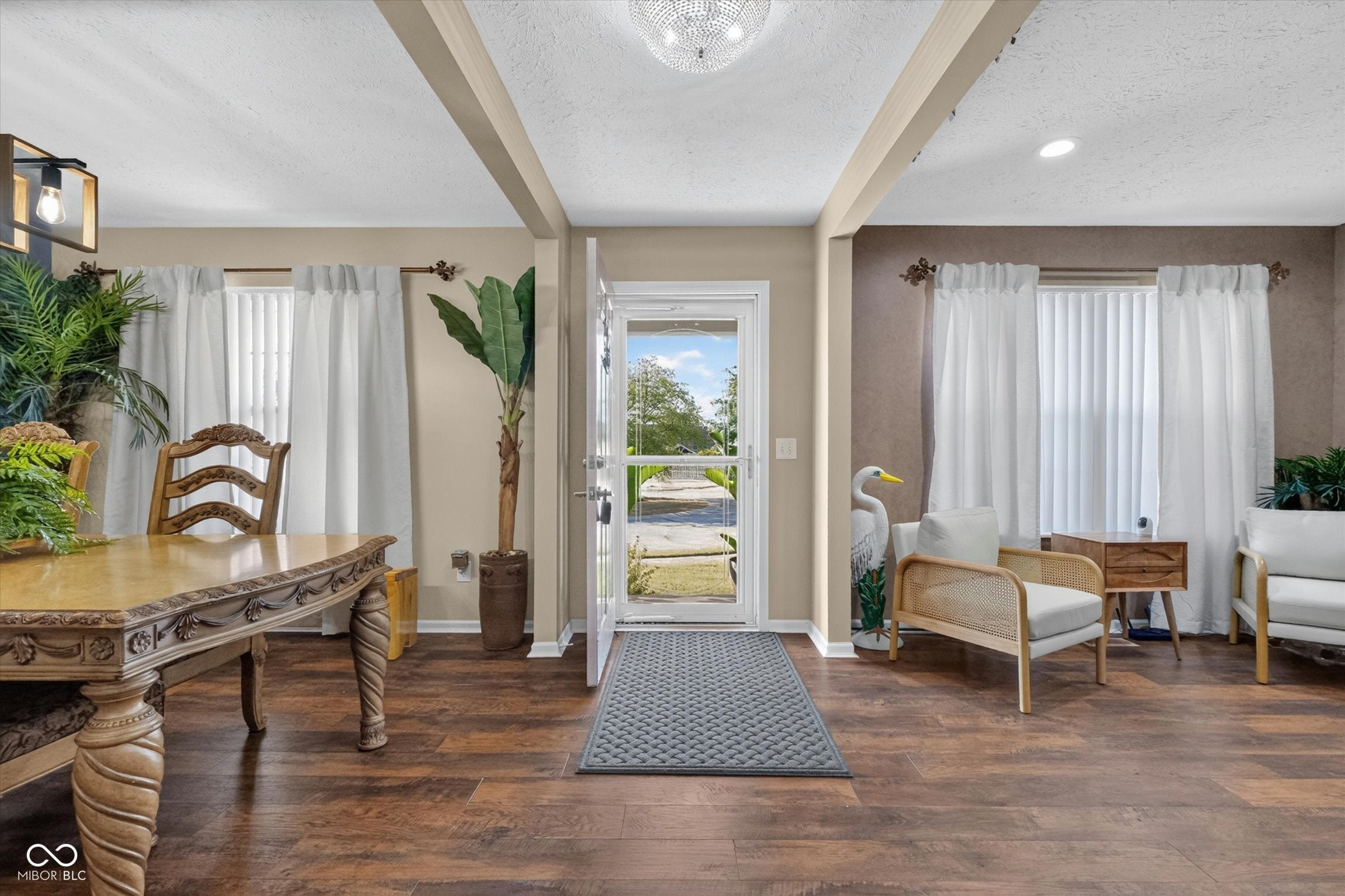 5044 Haywood Lane