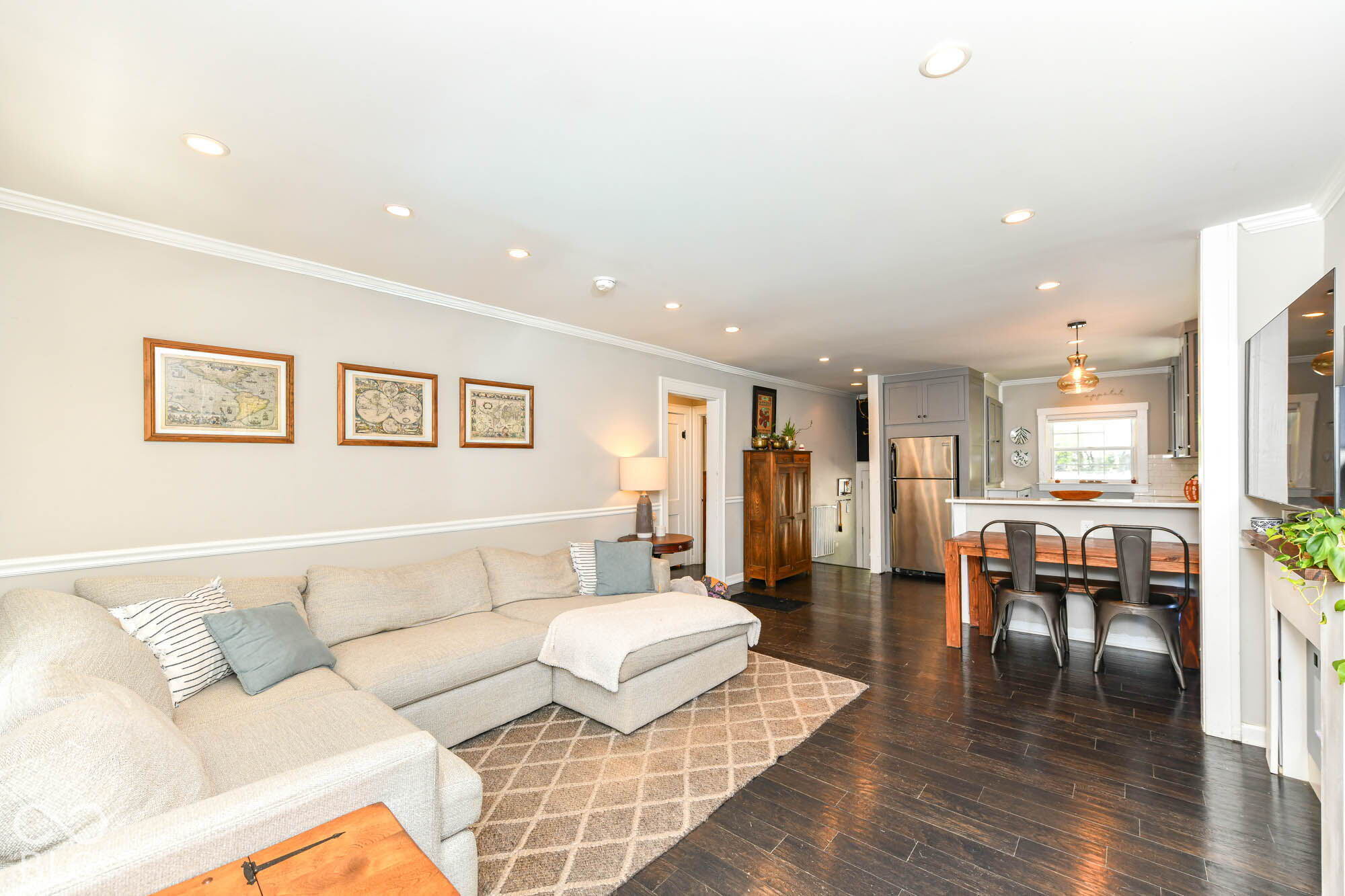 906 E 50th Street
