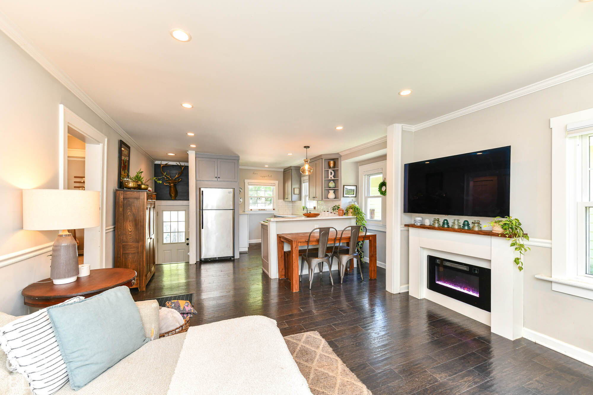 906 E 50th Street