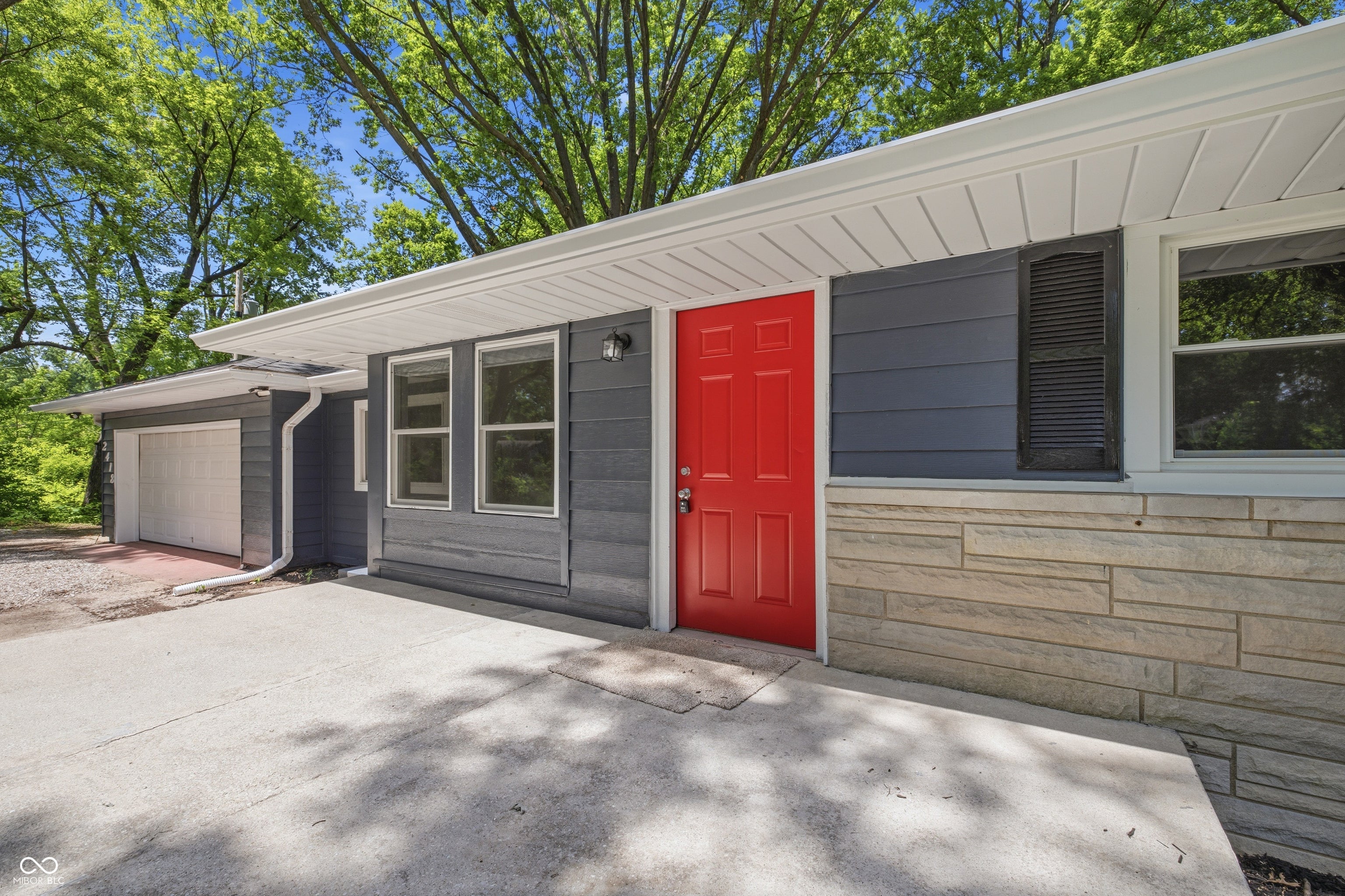 2418 E 68th Street