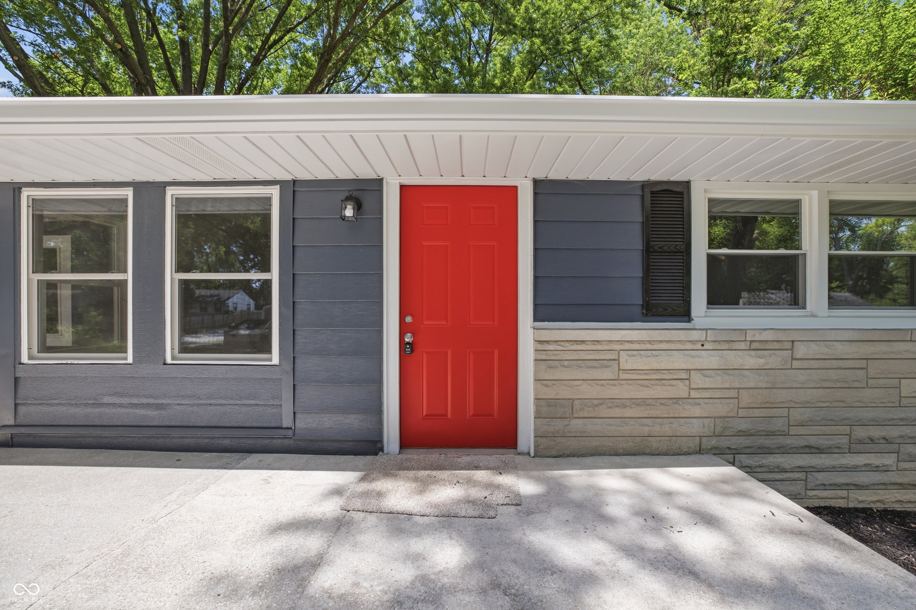 2418 E 68th Street