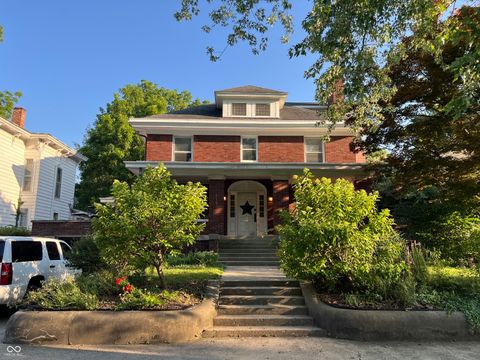 Photo of 519 E Wabash Avenue, Crawfordsville, IN 47933 (MLS # 22083538)