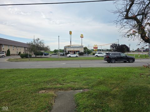 13 W Rampart Street Shelbyville IN 46176