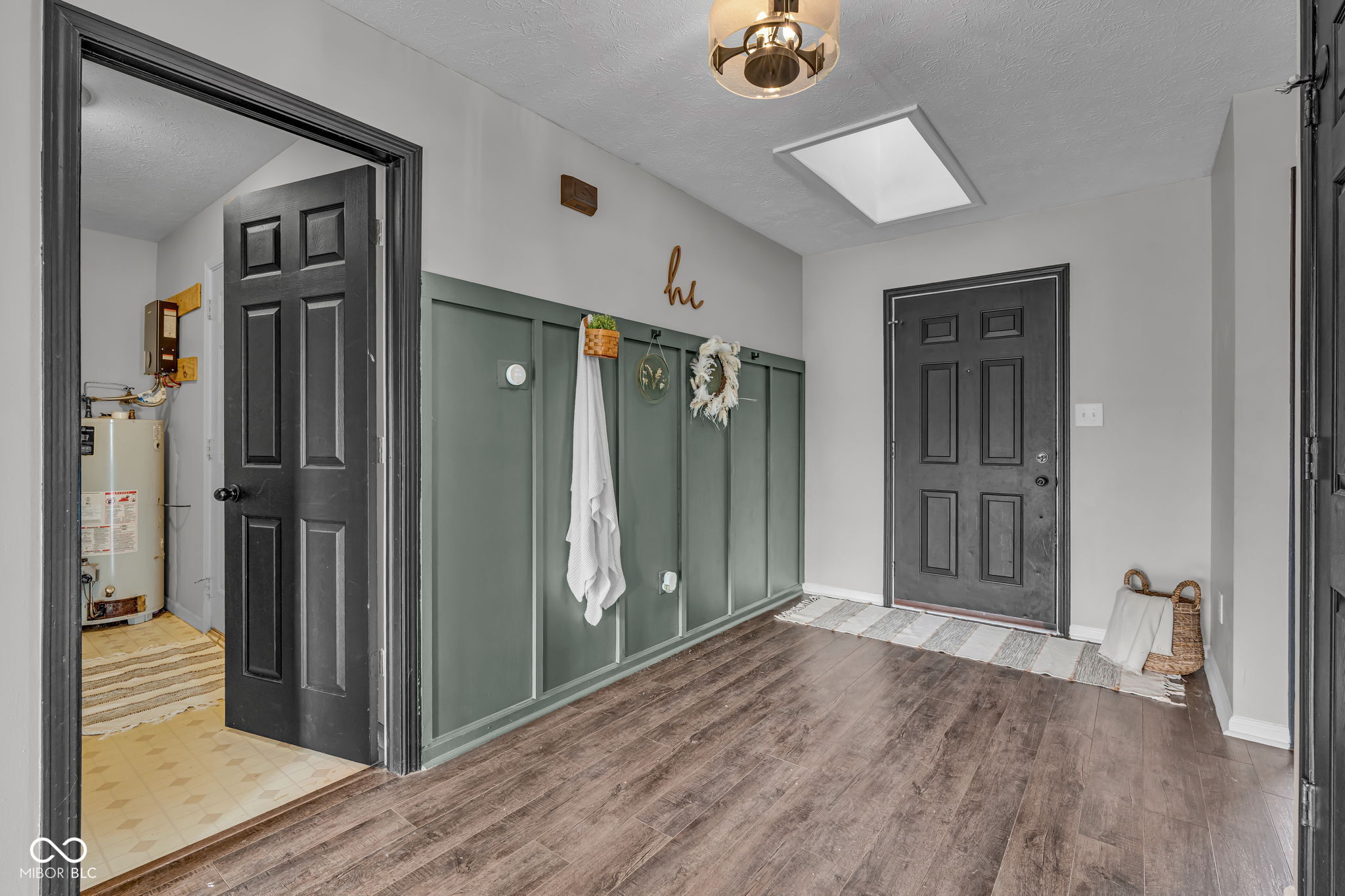 1261 Silver Ridge Lane