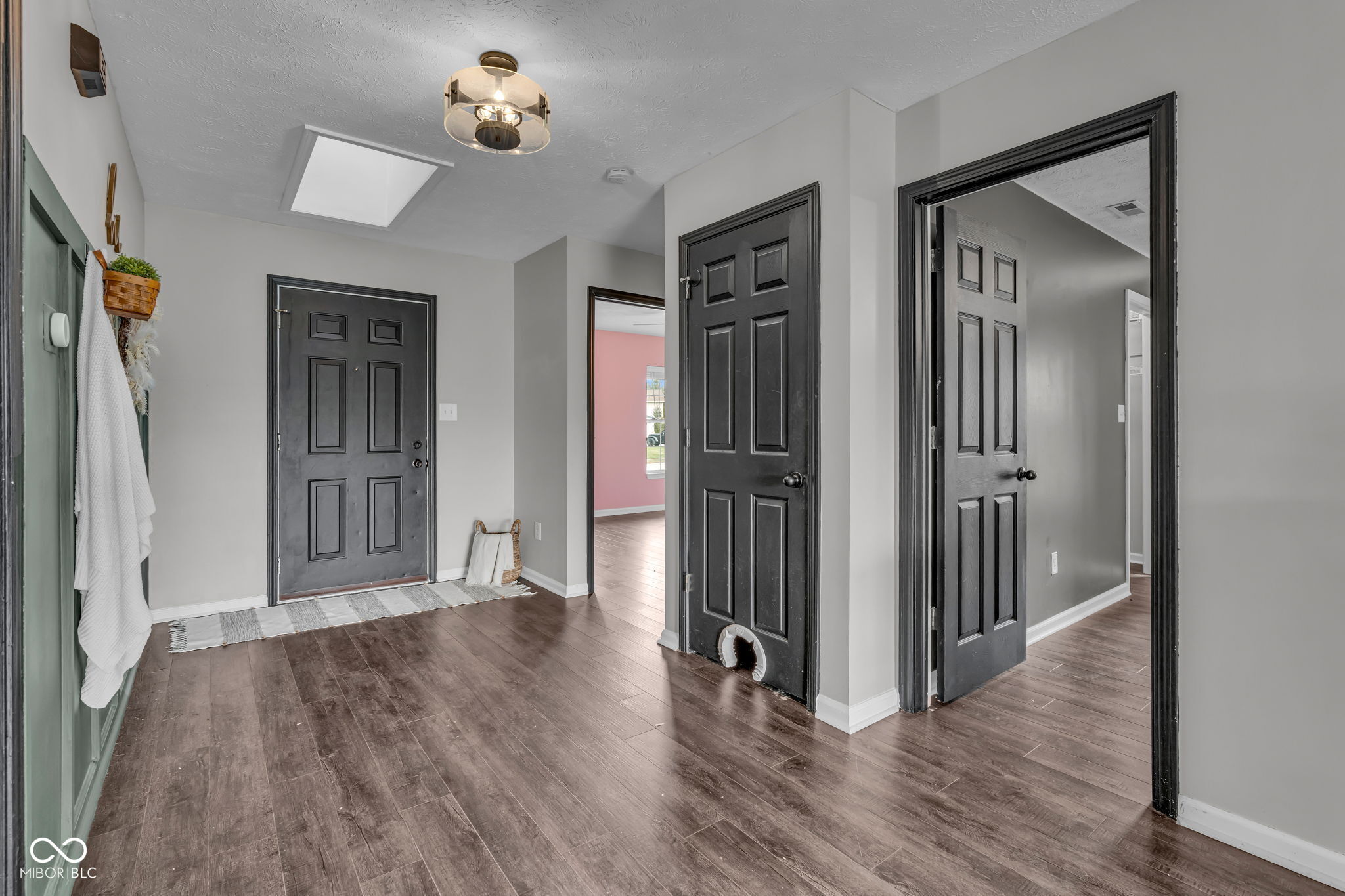 1261 Silver Ridge Lane