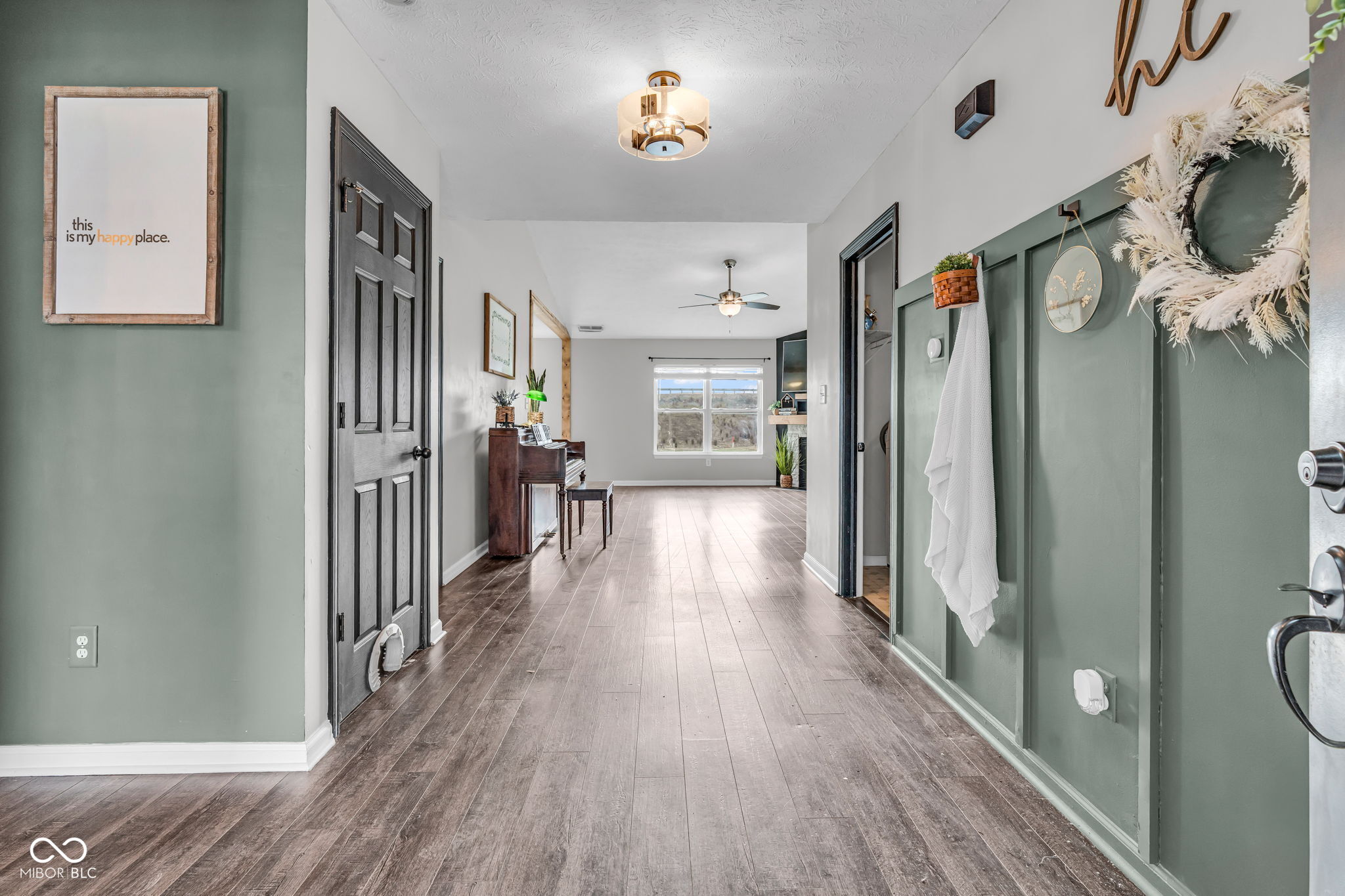 1261 Silver Ridge Lane