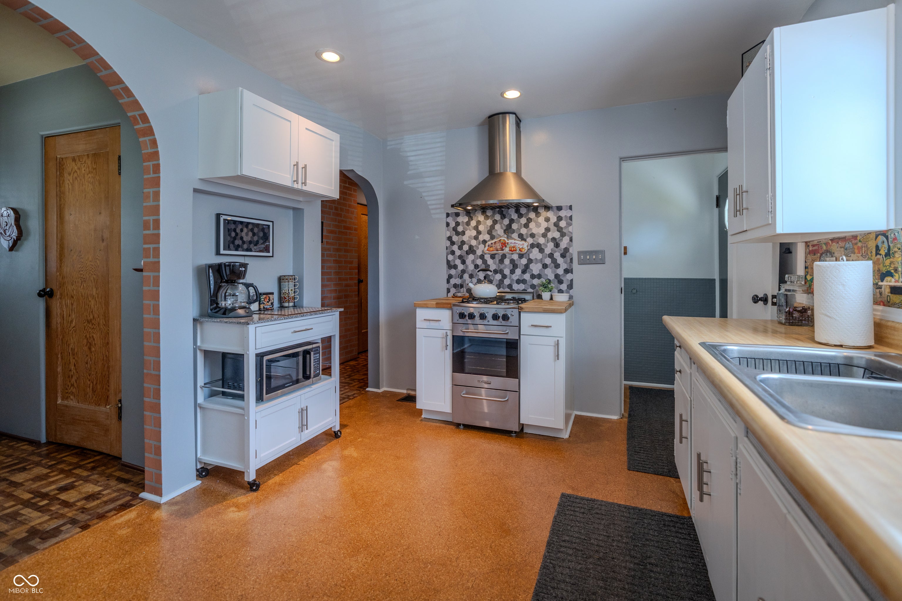 1933 Kessler Boulevard North Drive