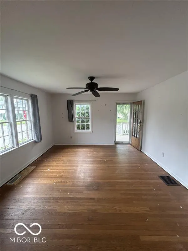 Columbus, Indiana 47201, United States, 3 Bedrooms Bedrooms, ,1 BathroomBathrooms,Residential,Active,112518