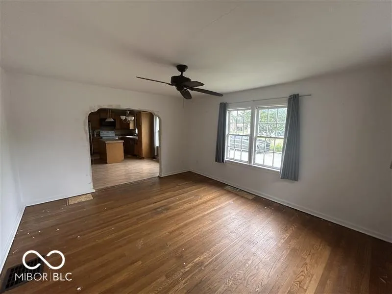 Columbus, Indiana 47201, United States, 3 Bedrooms Bedrooms, ,1 BathroomBathrooms,Residential,Active,112518