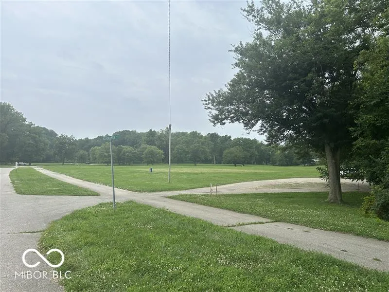 Columbus, Indiana 47201, United States, 3 Bedrooms Bedrooms, ,1 BathroomBathrooms,Residential,Active,112518