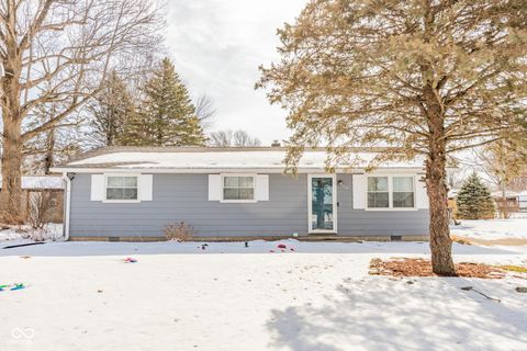 Photo of 909 North Drive, Crawfordsville, IN 47933 (MLS # 22083553)