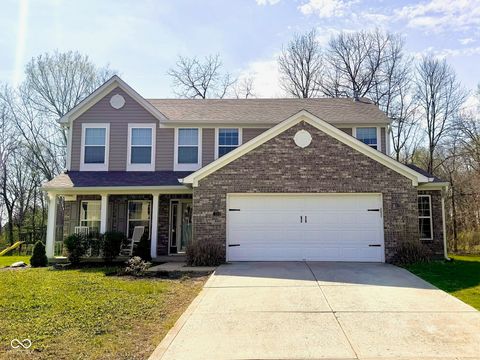 Photo of 130 W Clear Lake Court, Westfield, IN 46074 (MLS # 22094488)