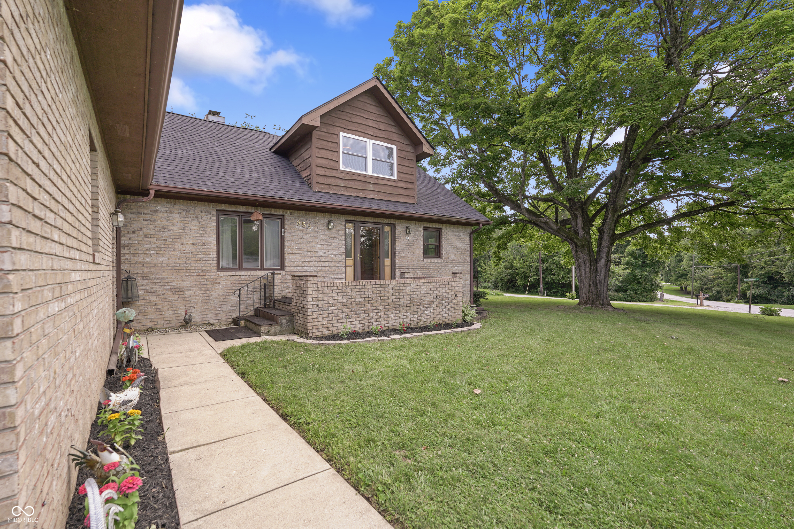 859 E Bunkerhill Road